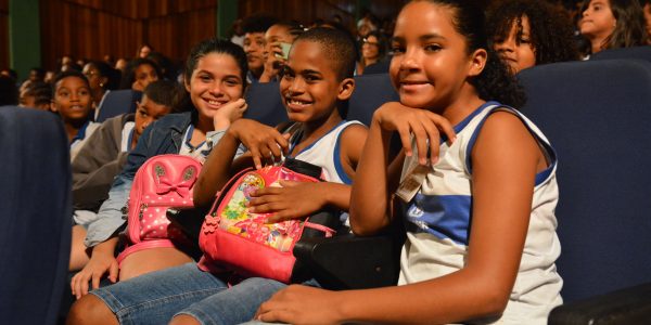 _ALC_6573_01.11_Saltimbancos_Teatro ISBA_Foto André Carvalho_SMED_PMS (54)