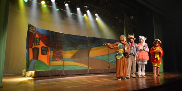_ALC_6573_01.11_Saltimbancos_Teatro ISBA_Foto André Carvalho_SMED_PMS (65)