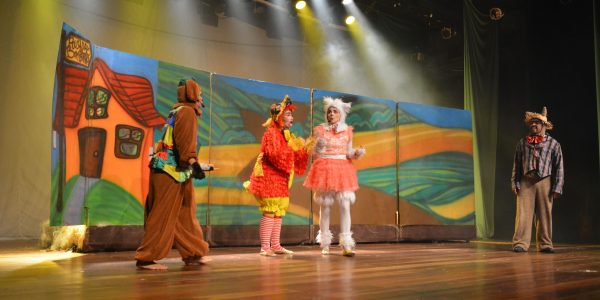 _ALC_6573_01.11_Saltimbancos_Teatro ISBA_Foto André Carvalho_SMED_PMS (66)